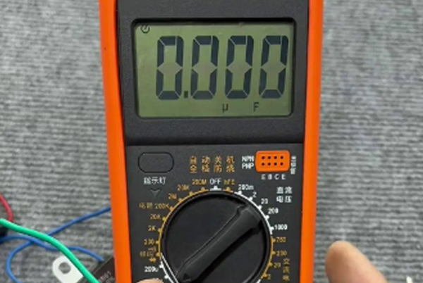 Использование мультиметра для проверки конденсаторов